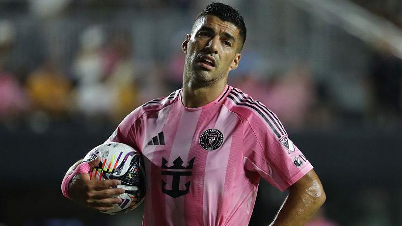 World Cup ah ekulavaali squad in Suarez ah jaaga eh nulibunu
