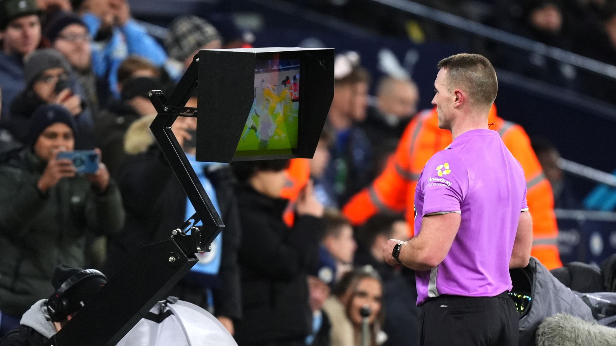 VAR ge baaruthakaai, World Cup ge gavaaidhuthakah FIFA in bodethi badhaluthakeh